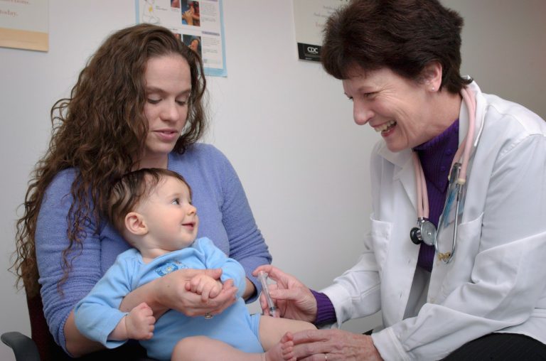 Вакцину от гриппа «Флю-М» одобрили для беременных и детей от шести месяцев
