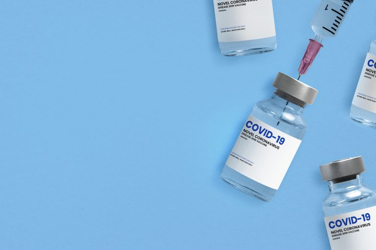 ФМБА: вакцина «Конвасэл» будет эффективна против нового штамма «кракен»