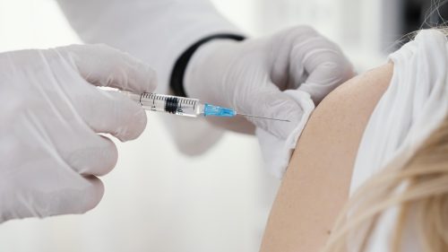 Корь наступает: в российские регионы будет направлено 800 тысяч доз вакцины
